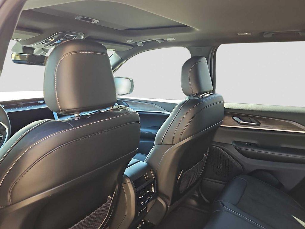 new 2026 Jeep Grand Cherokee car, priced at $48,155