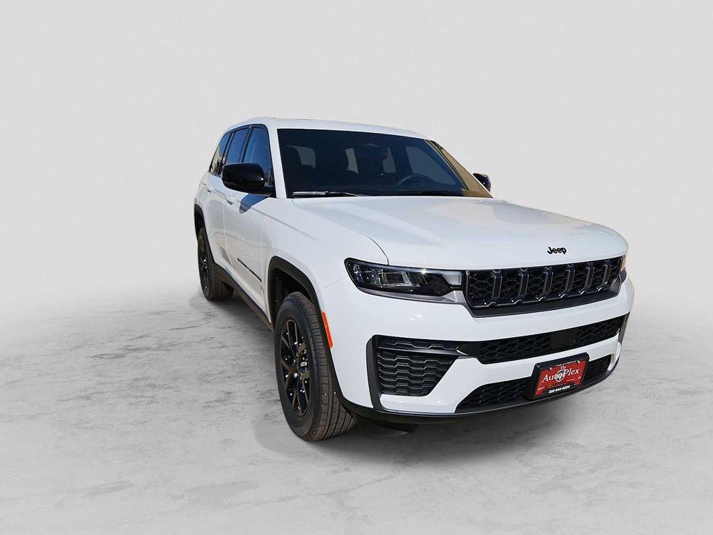 new 2026 Jeep Grand Cherokee car, priced at $48,155