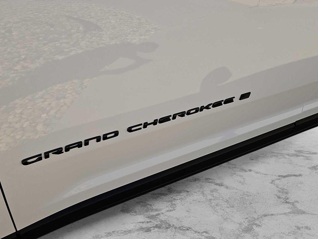 new 2026 Jeep Grand Cherokee car, priced at $48,155