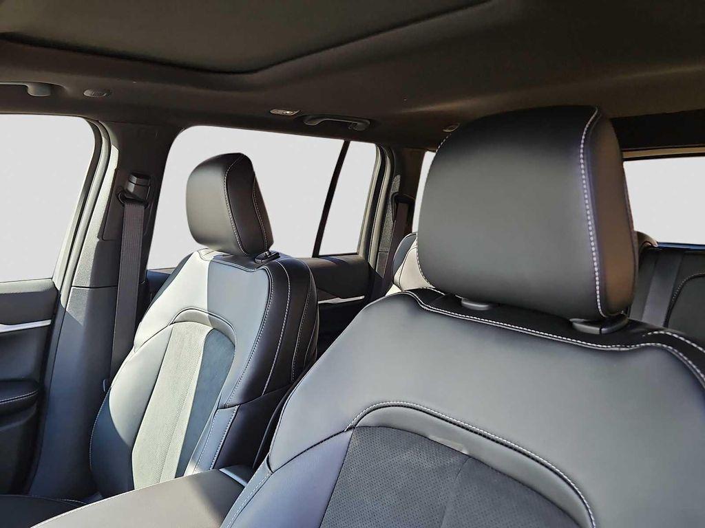 new 2026 Jeep Grand Cherokee car, priced at $48,155