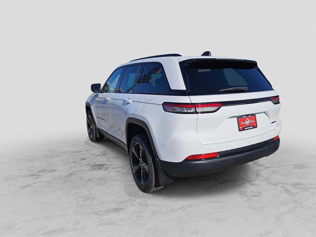 new 2025 Jeep Grand Cherokee car, priced at $45,315