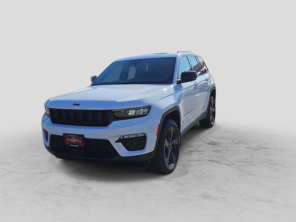 new 2025 Jeep Grand Cherokee car, priced at $45,315