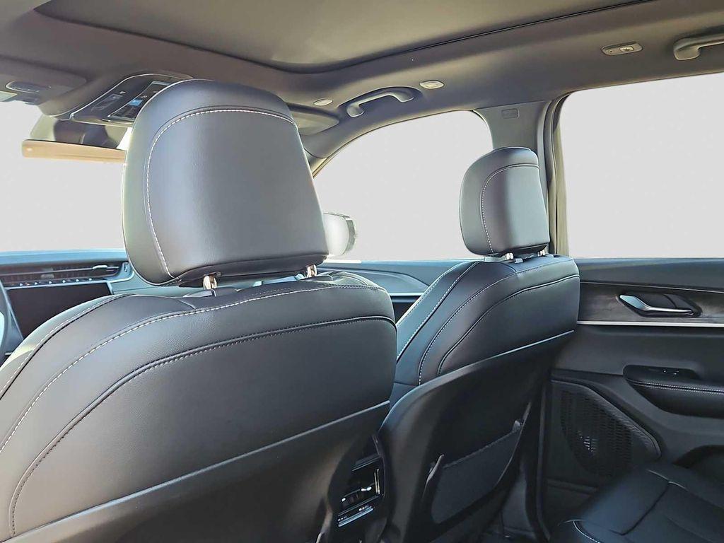 new 2025 Jeep Grand Cherokee car, priced at $45,315