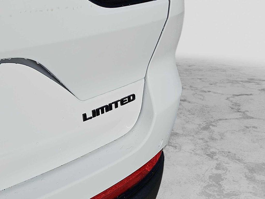 new 2025 Jeep Grand Cherokee car, priced at $45,315