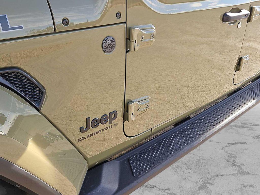 new 2026 Jeep Gladiator car, priced at $48,610