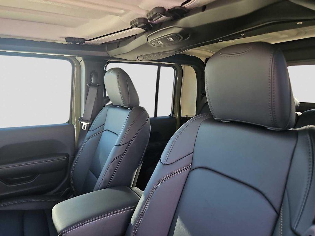 new 2026 Jeep Gladiator car, priced at $48,610