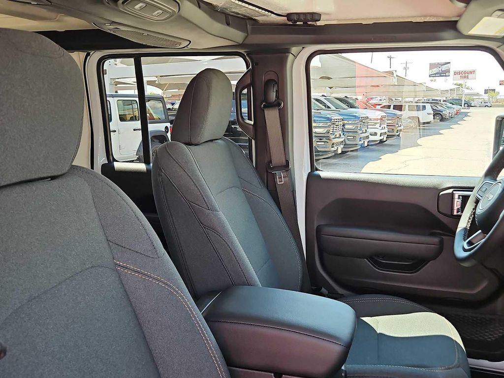 new 2025 Jeep Wrangler car, priced at $43,750