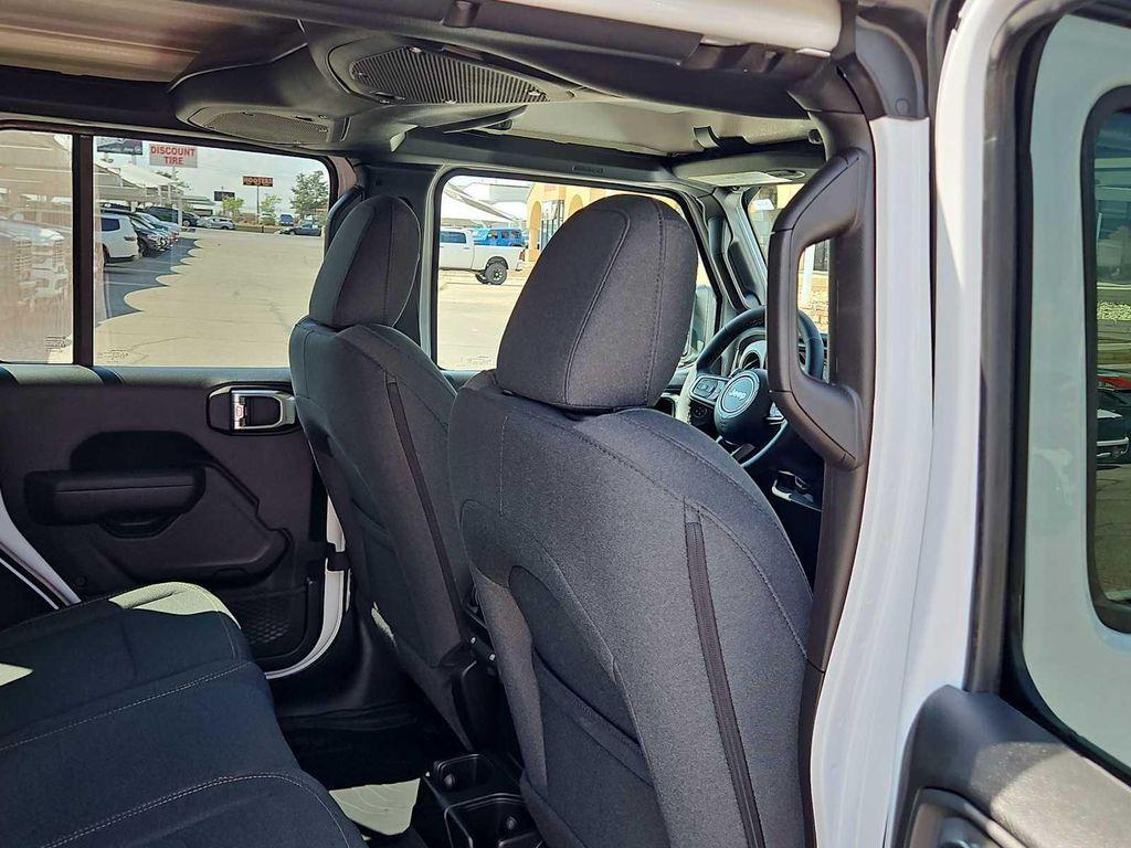 new 2025 Jeep Wrangler car, priced at $43,750