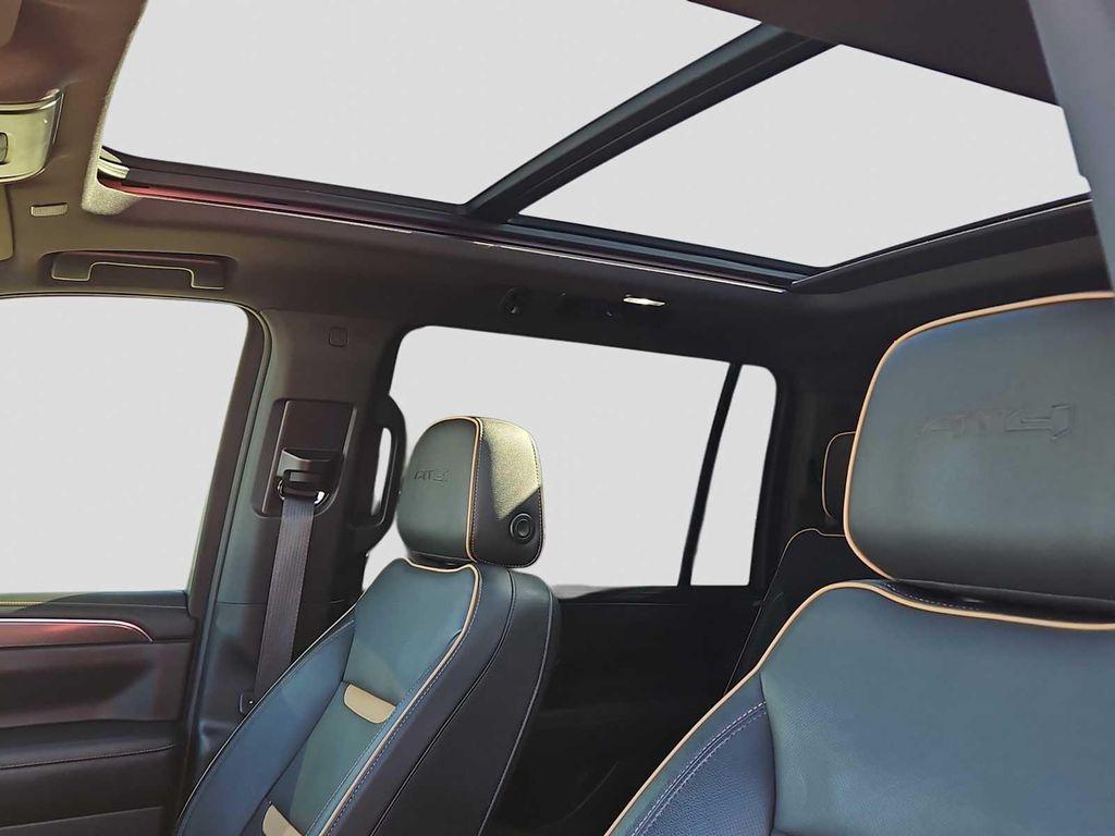 used 2022 GMC Yukon XL car, priced at $44,784