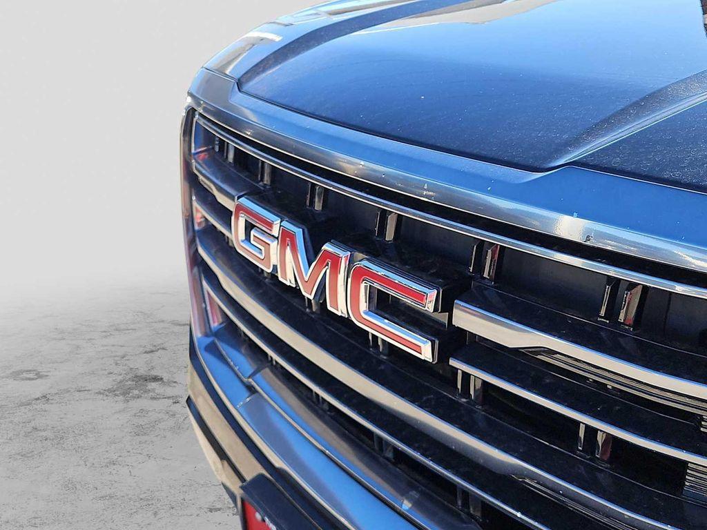 used 2022 GMC Yukon XL car, priced at $44,784
