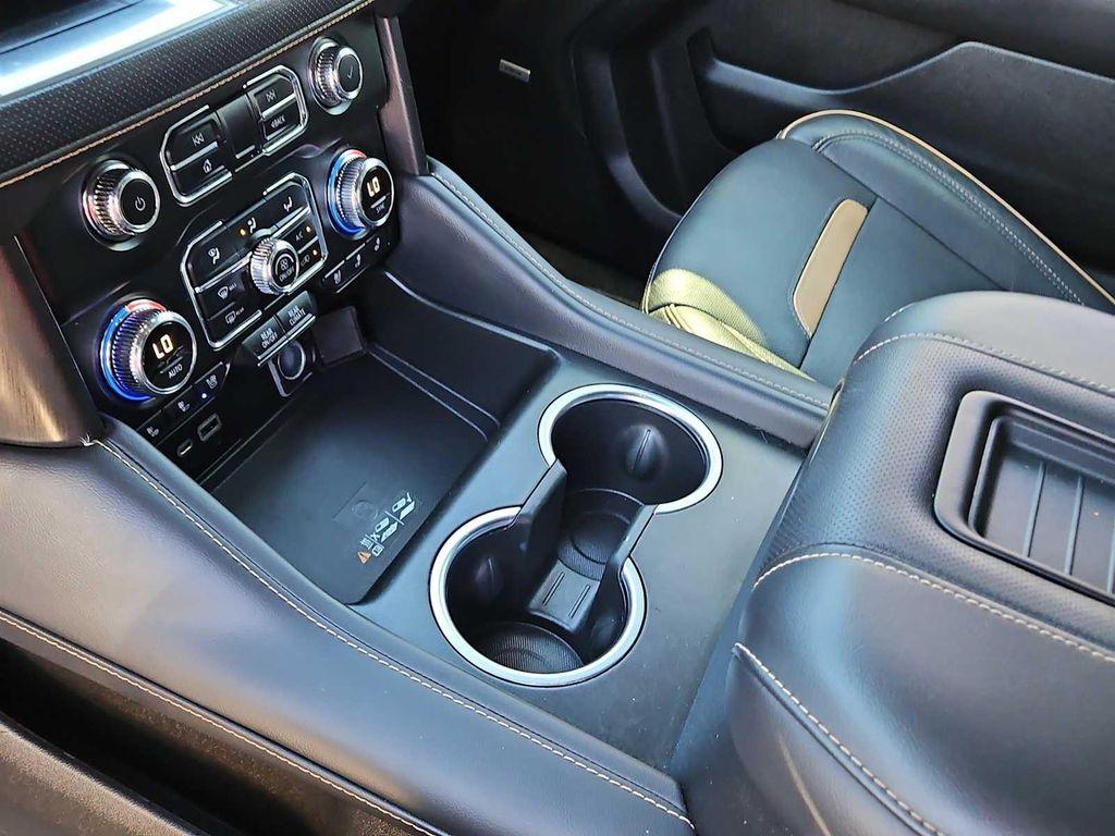 used 2022 GMC Yukon XL car, priced at $44,784