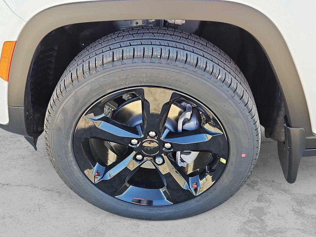 new 2026 Jeep Grand Cherokee car, priced at $48,735