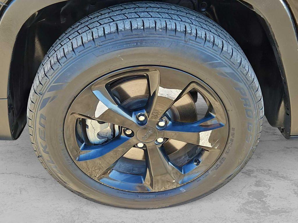 used 2019 Jeep Cherokee car, priced at $15,999