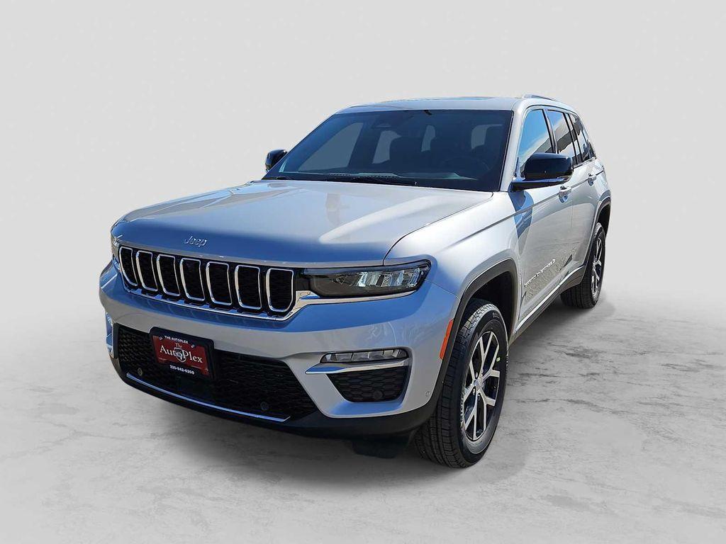 new 2025 Jeep Grand Cherokee car, priced at $45,685