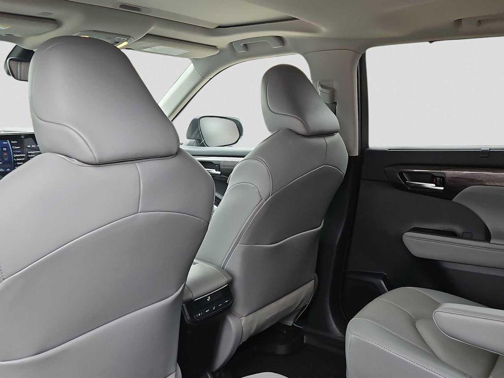 used 2021 Toyota Highlander Hybrid car, priced at $37,140