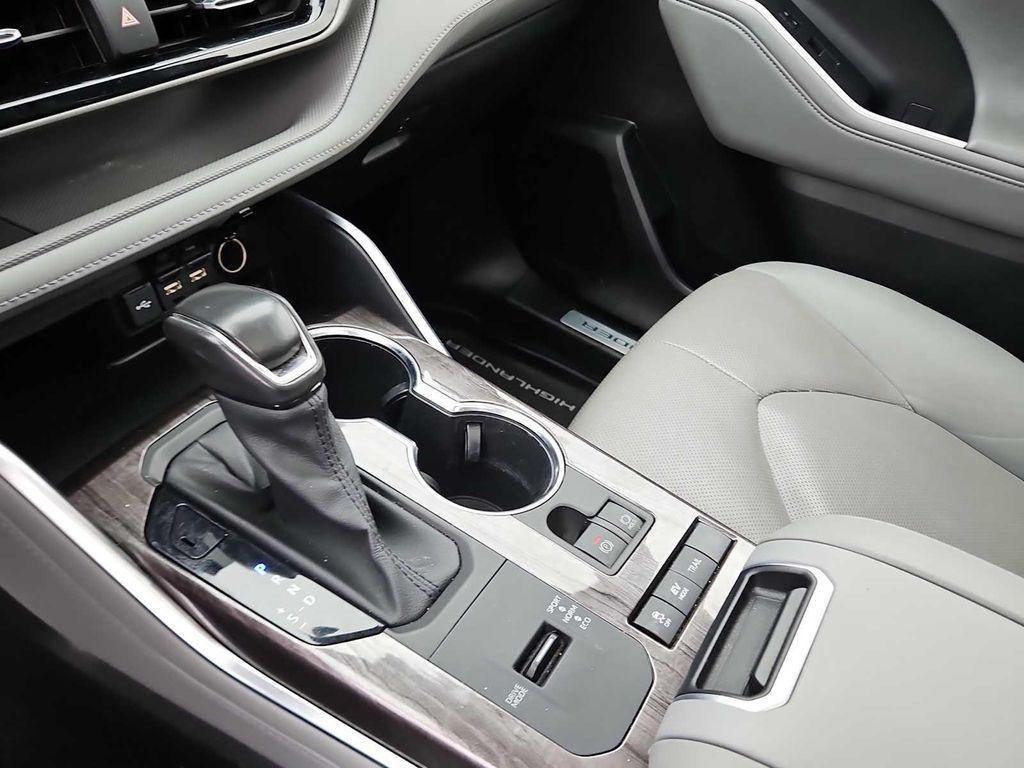 used 2021 Toyota Highlander Hybrid car, priced at $37,140