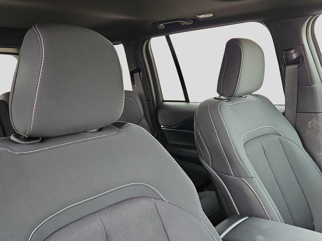 new 2026 Jeep Grand Cherokee car, priced at $41,830