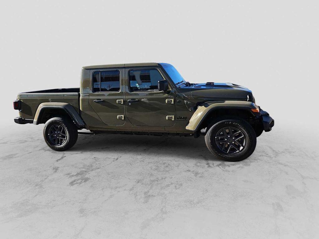 new 2026 Jeep Gladiator car, priced at $51,020