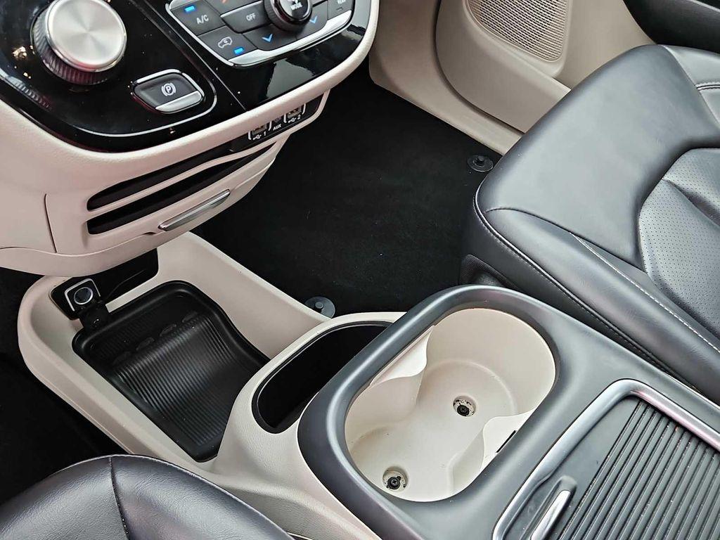 used 2023 Chrysler Pacifica car, priced at $23,566