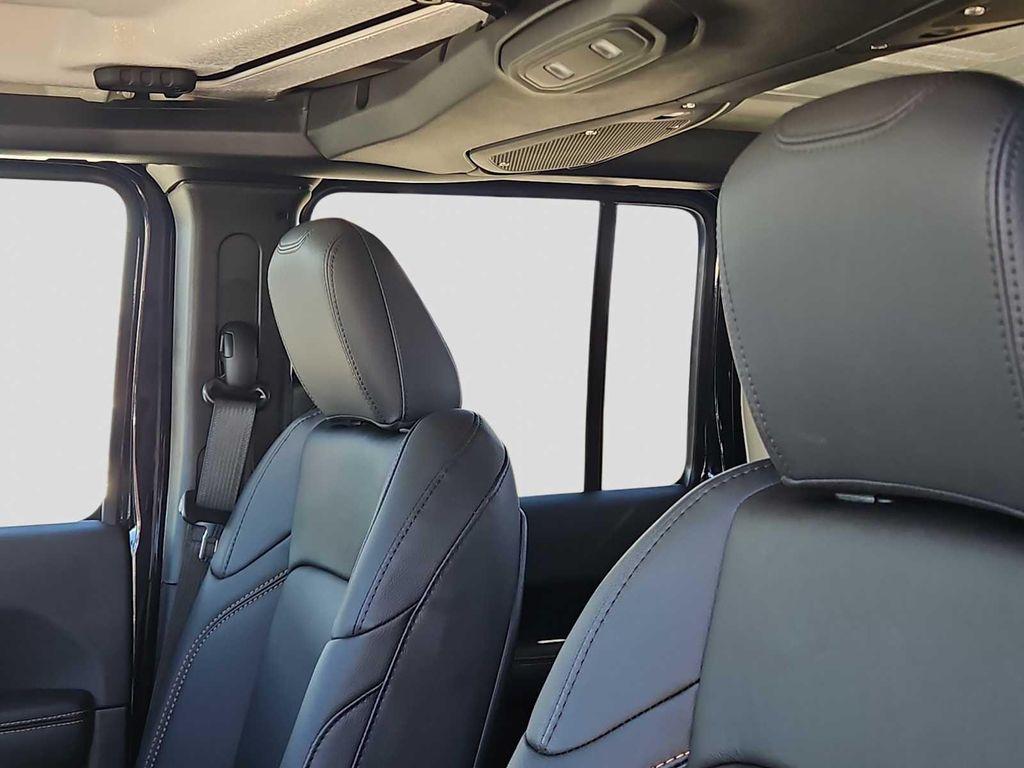 new 2026 Jeep Gladiator car, priced at $48,610