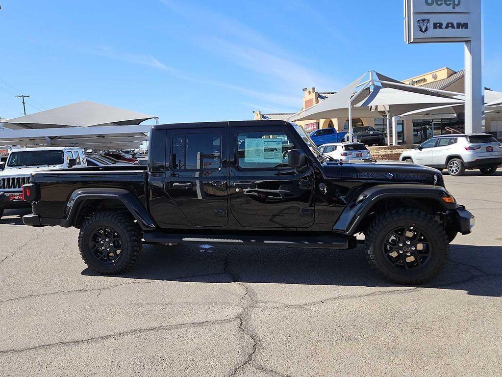 new 2026 Jeep Gladiator car, priced at $48,610