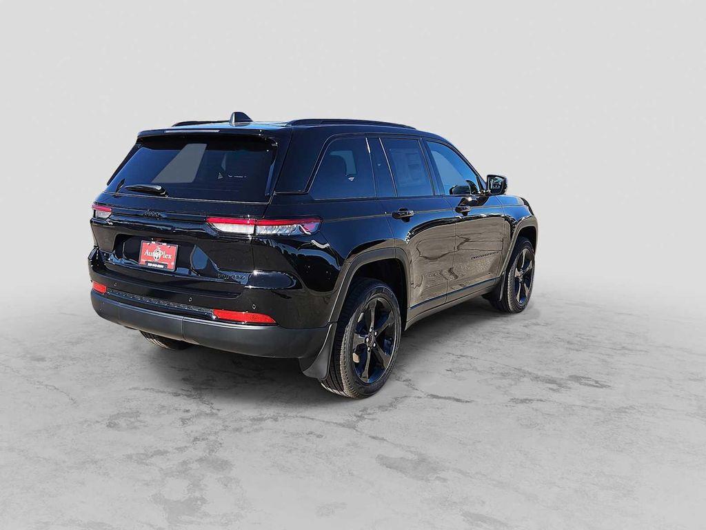 new 2025 Jeep Grand Cherokee car, priced at $45,910