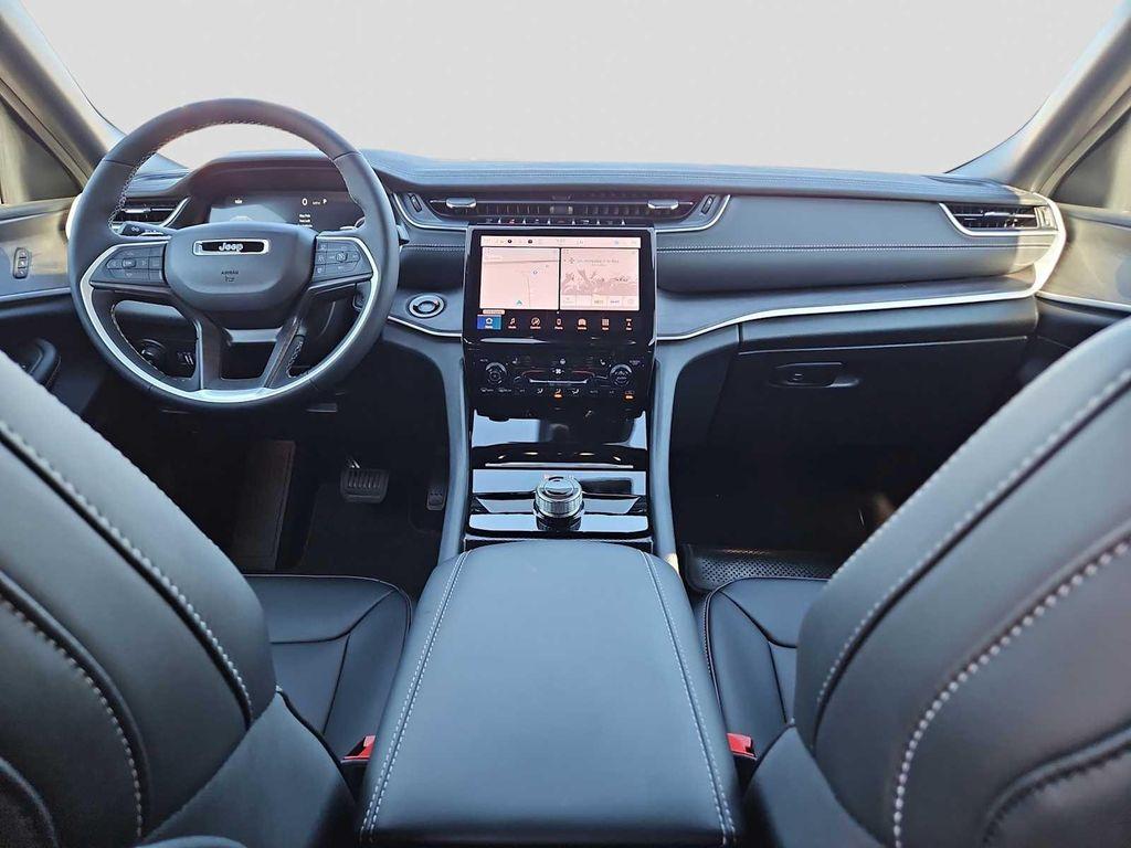 new 2025 Jeep Grand Cherokee car, priced at $45,910