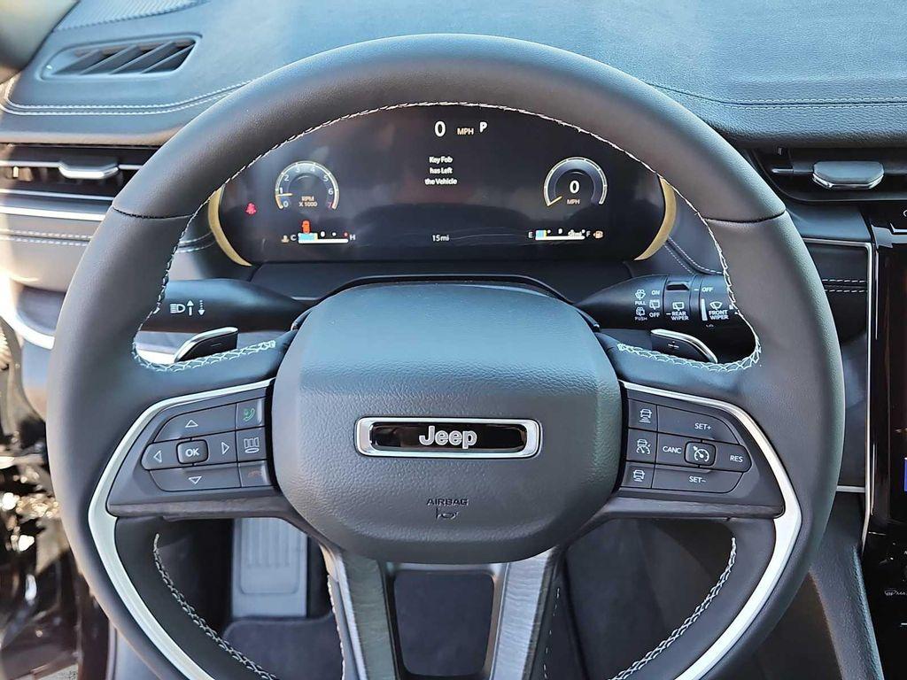 new 2025 Jeep Grand Cherokee car, priced at $45,910