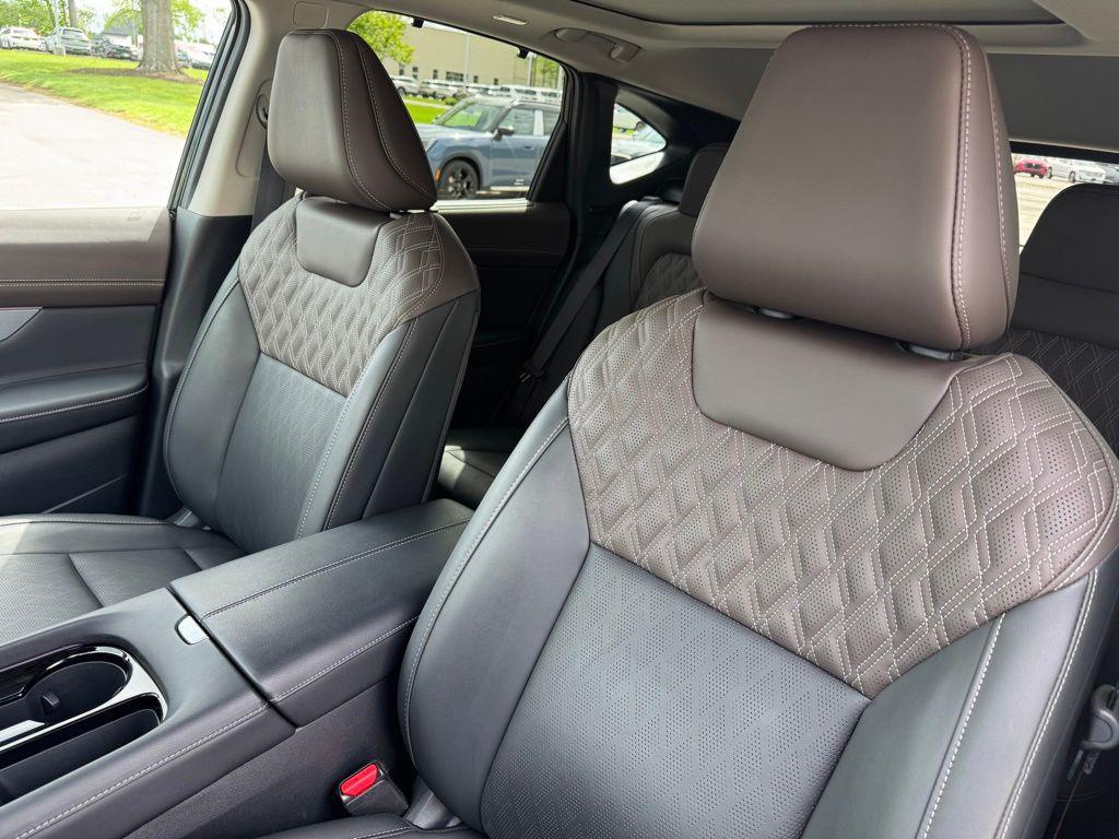 used 2025 Nissan Murano car, priced at $39,999