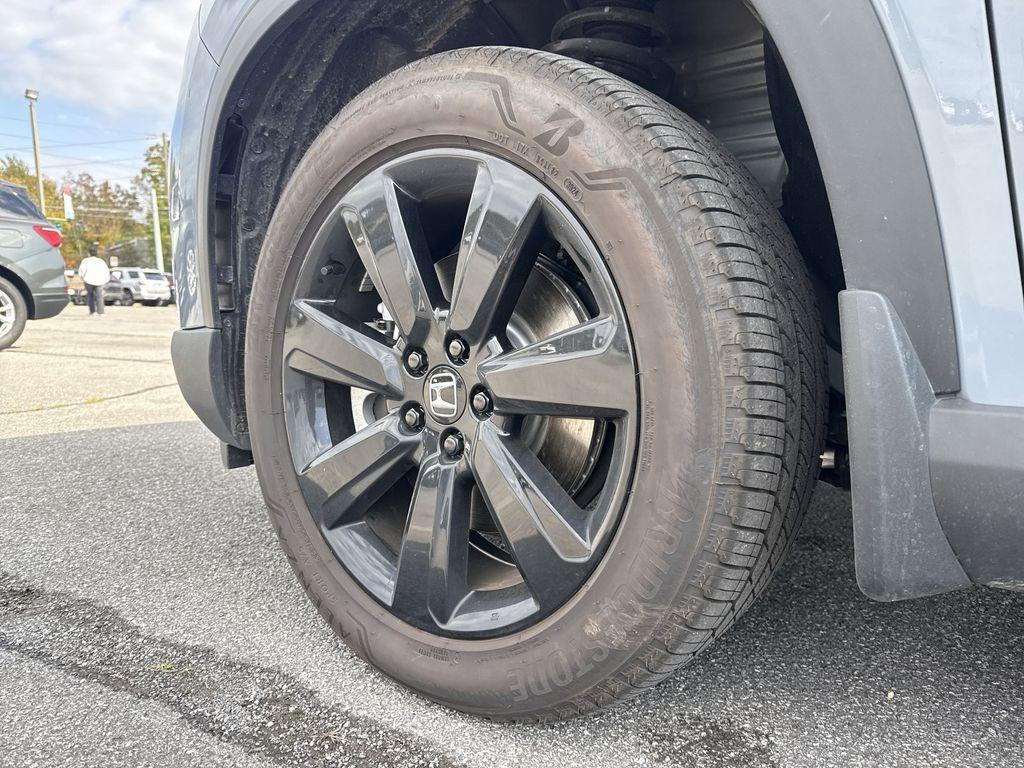 used 2025 Honda Pilot car, priced at $46,900