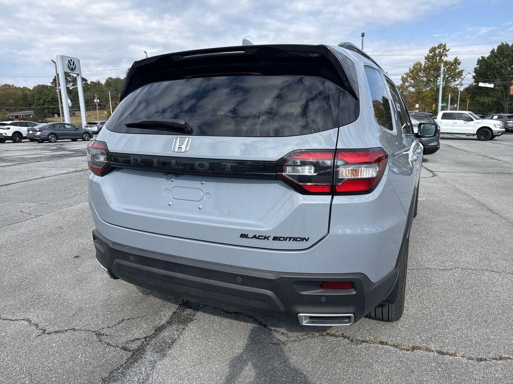 used 2025 Honda Pilot car, priced at $46,900