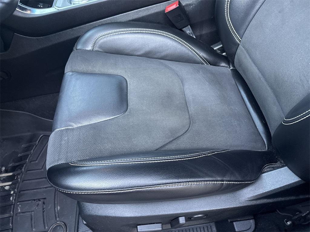 used 2022 Ford Edge car, priced at $25,575