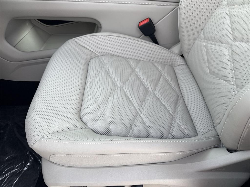 new 2026 Volkswagen Atlas car, priced at $49,678