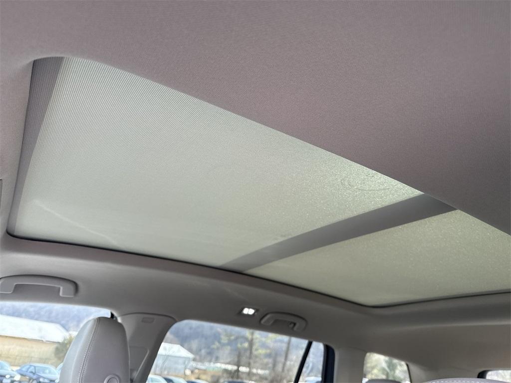 new 2026 Volkswagen Atlas car, priced at $49,678