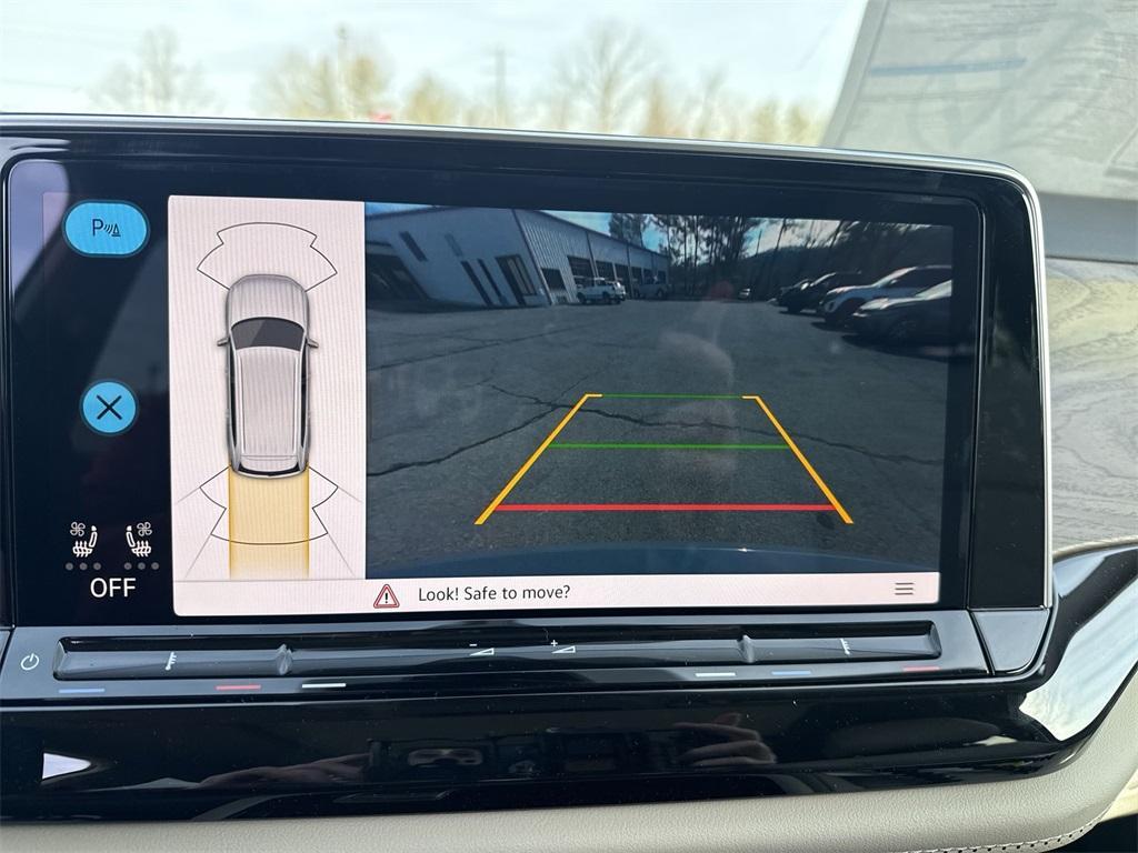 new 2026 Volkswagen Atlas car, priced at $49,678