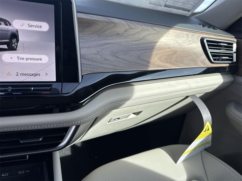 new 2026 Volkswagen Atlas car, priced at $49,678