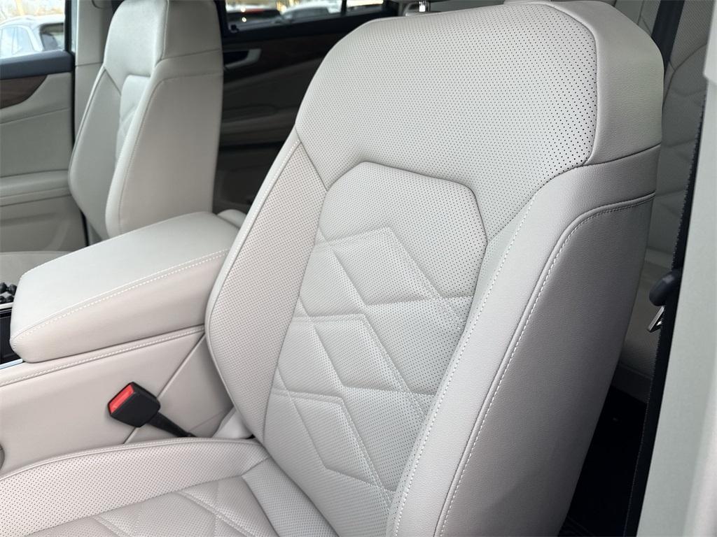 new 2026 Volkswagen Atlas car, priced at $48,478