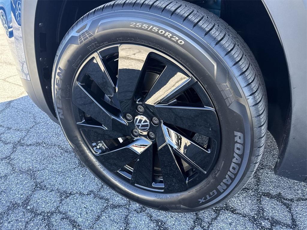 new 2026 Volkswagen Atlas car, priced at $48,478