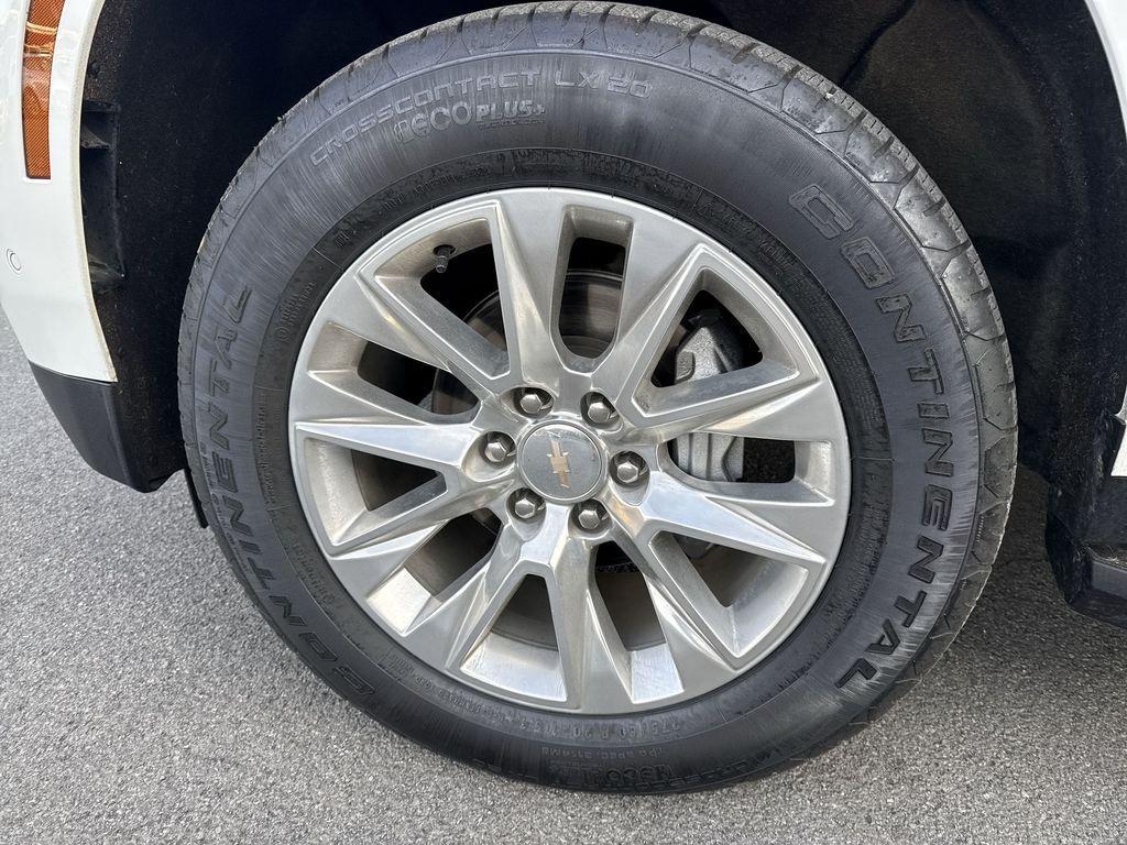 used 2025 Chevrolet Suburban car, priced at $75,900