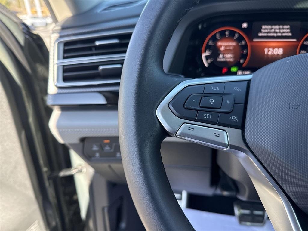 used 2025 Volkswagen Atlas car, priced at $41,400