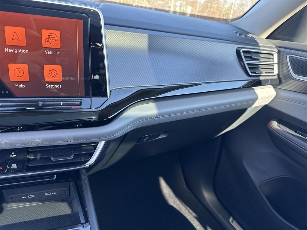 used 2025 Volkswagen Atlas car, priced at $41,400