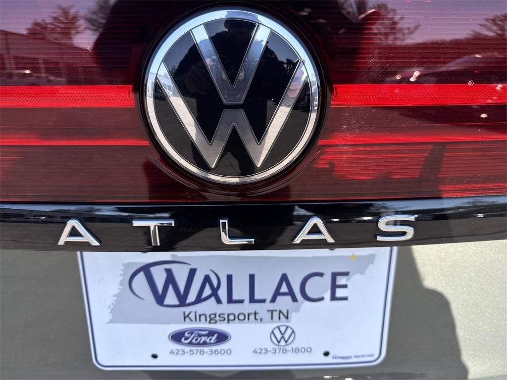 used 2025 Volkswagen Atlas car, priced at $41,400