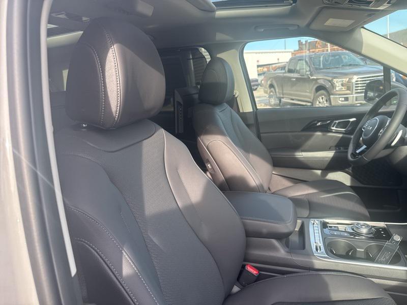 new 2026 Kia Carnival Hybrid car, priced at $55,260