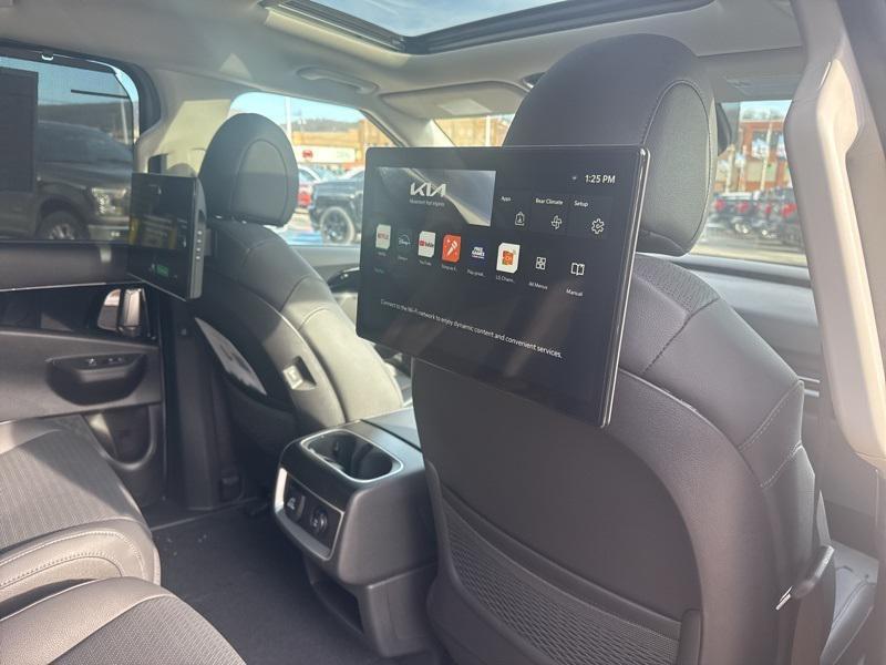 new 2026 Kia Carnival Hybrid car, priced at $55,260