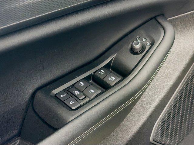 used 2025 Jeep Grand Cherokee car, priced at $32,997