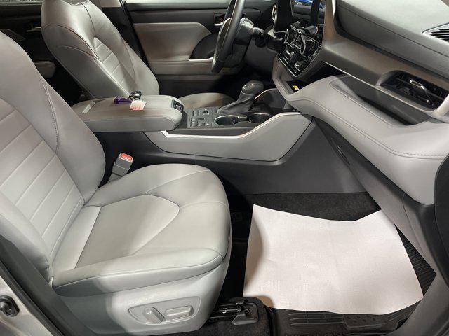 used 2023 Toyota Highlander car, priced at $37,997