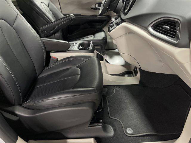 used 2024 Chrysler Pacifica car, priced at $28,997