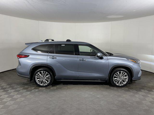 used 2023 Toyota Highlander car, priced at $40,497