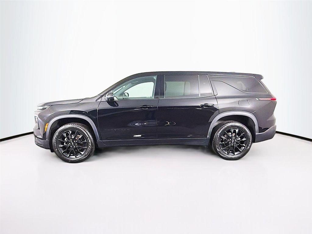 used 2024 Chevrolet Traverse car, priced at $32,487
