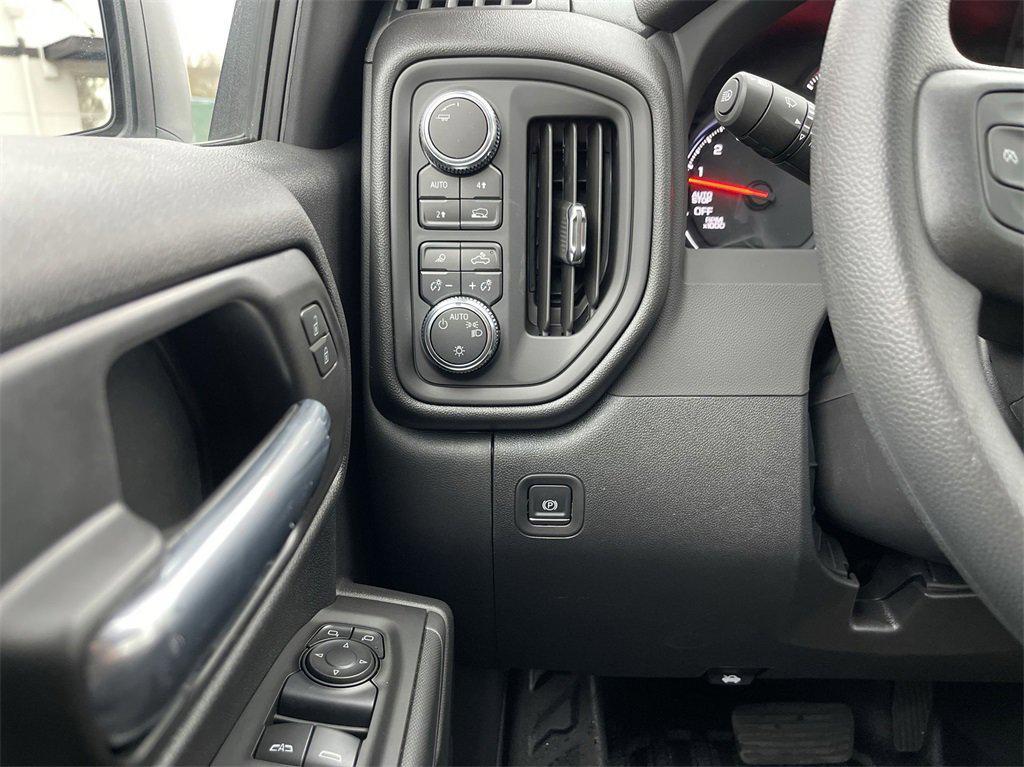 new 2025 GMC Sierra 1500 car, priced at $39,994